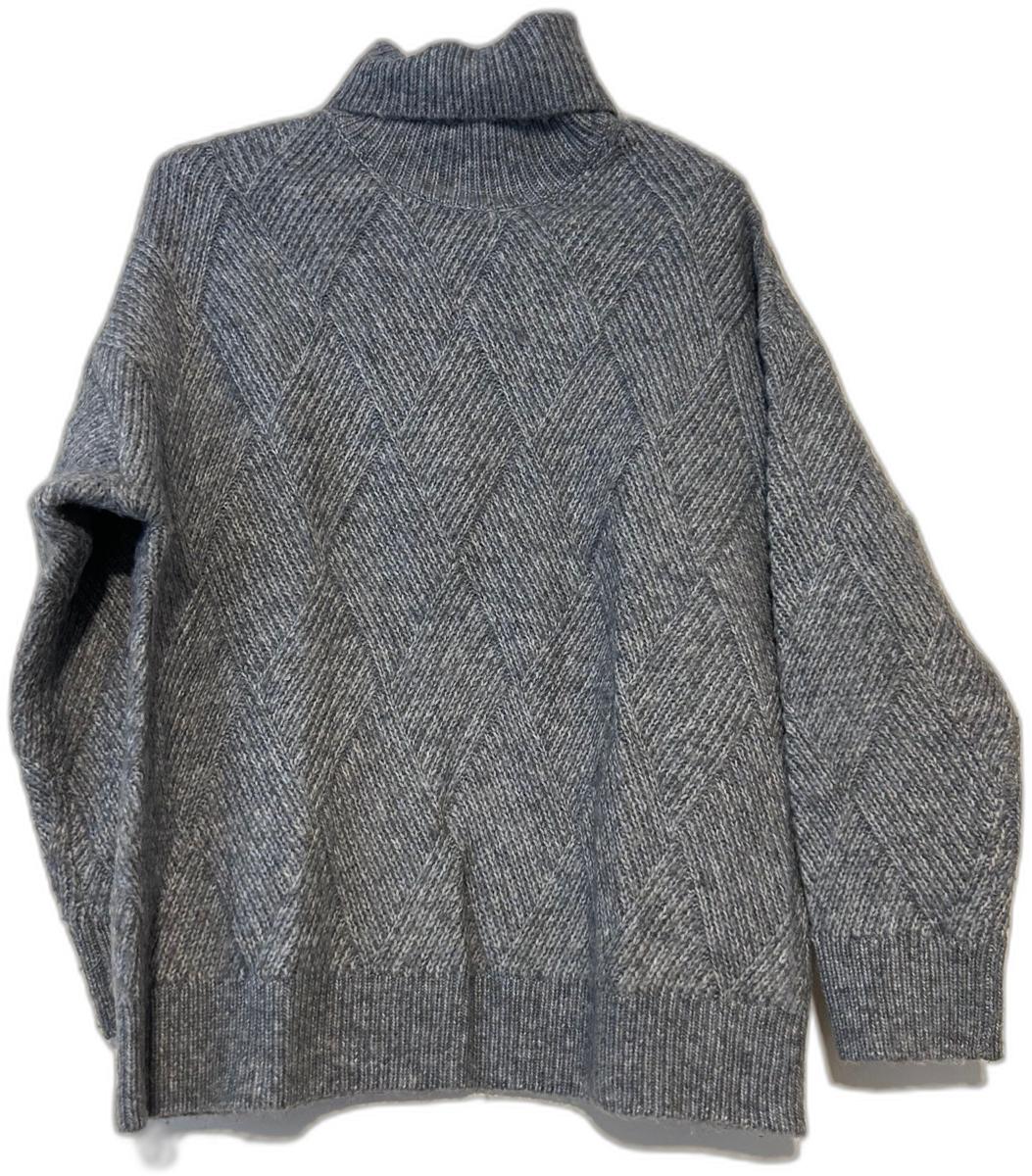 Diamond Pattern Knit Roll Neck Sweater